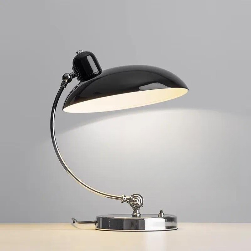 モダンなコードレスアイロン型デスクランプ。クラシックな曲線デ - Solar Lamp のレビューと価格